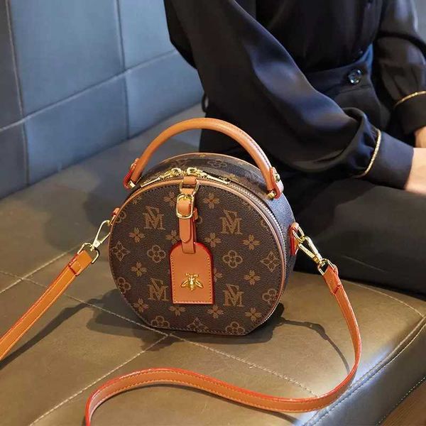 designer bags cosmetic bags cases fashionniche brand luxury design round one shoulder crossbody bag 2022 fashion rounded bags versatile prin
designer bags cosmetic bags cases fashionniche brand luxury design round one shoulder crossbody bag 2022 fashion rounded bags versatile prin