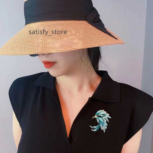 chinese style brooch retro enamel gradient micro diamond phoenix tail pin buckle elegant large collar suit accessories for men and women, Gray
chinese style brooch retro enamel gradient micro diamond phoenix tail pin buckle elegant large collar suit accessories for men and women, Gray