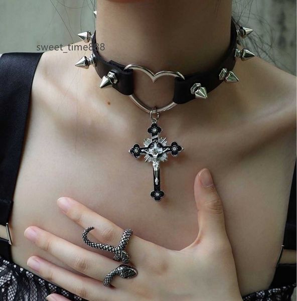 punk thorn cross beaded collar necklaces chokers choker rivet leather girl personality neck ring gothic neck decoration, Golden;silver
punk thorn cross beaded collar necklaces chokers choker rivet leather girl personality neck ring gothic neck decoration, Golden;silver
