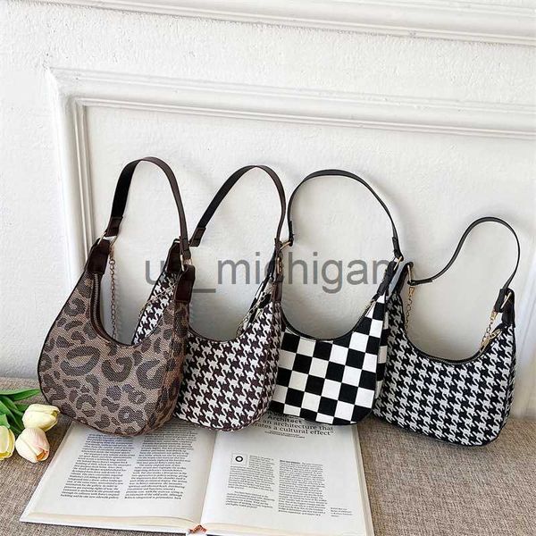evening bags new korean version houndstooth grid red contrast retro chessboard grid staff armpit crescent pouch hand shoulder bag for women
evening bags new korean version houndstooth grid red contrast retro chessboard grid staff armpit crescent pouch hand shoulder bag for women