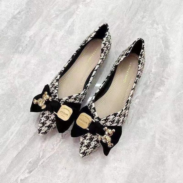 pointed toe shallow mouth single shoes women's summer flat bottom four seasons shoes french boat ladle shoes single shoes, Black
pointed toe shallow mouth single shoes women's summer flat bottom four seasons shoes french boat ladle shoes single shoes, Black