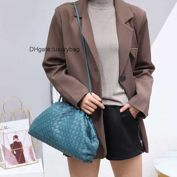 aaaaabotteg uneta jodie mini teen intrecciato women's bag cloud bag women's niche woven dumplings bag high grade soft leather one
aaaaabotteg uneta jodie mini teen intrecciato women's bag cloud bag women's niche woven dumplings bag high grade soft leather one