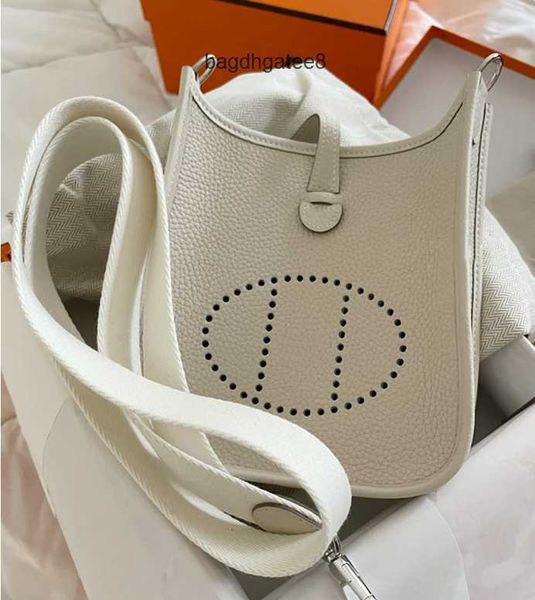 head 2023 hollow leather grain designer evelyn bucket bags layer cow tote lychee bag h women's one shoulder cross body 17cm en90
head 2023 hollow leather grain designer evelyn bucket bags layer cow tote lychee bag h women's one shoulder cross body 17cm en90