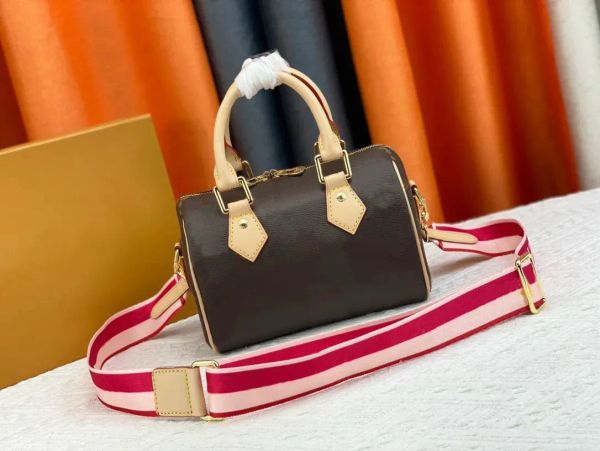 designer women fashion shoulder bags multi accessories print boston bag classic pillow bag with clutch handbag purse
designer women fashion shoulder bags multi accessories print boston bag classic pillow bag with clutch handbag purse
