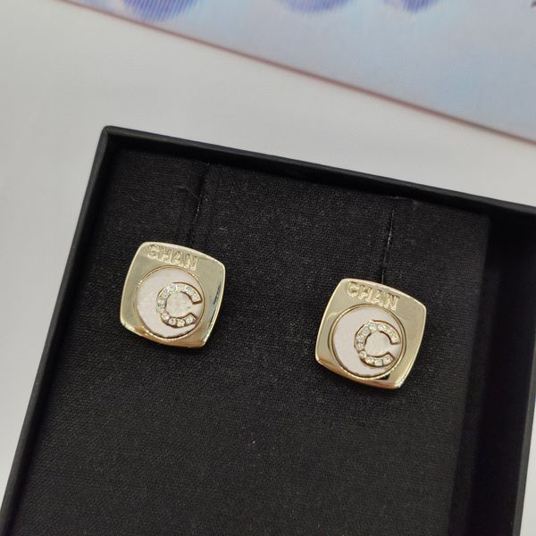2023 luxury quality charm square shape stud earring with diamond and number in 18k gold plated nature shell beads have box stamp ps7055b, Golden
2023 luxury quality charm square shape stud earring with diamond and number in 18k gold plated nature shell beads have box stamp ps7055b, Golden