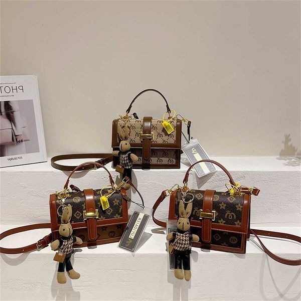 designer bags trendy female 2022 portable makeup handbags designers girls letters printed one shoulder bags patchwork leather kids messenger
designer bags trendy female 2022 portable makeup handbags designers girls letters printed one shoulder bags patchwork leather kids messenger