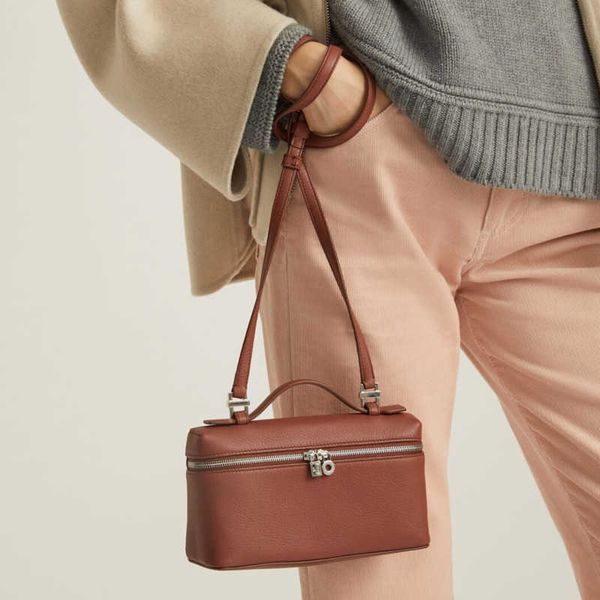 luxury loro pocket l19 mini bag women's mens genuine leather trunk box camera bags tote handbag cross body bag designer fashion clutch
luxury loro pocket l19 mini bag women's mens genuine leather trunk box camera bags tote handbag cross body bag designer fashion clutch