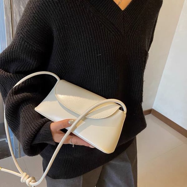 high-quality designer tote shoulder fashion bag large capacity bag women's nylon leather crossbody bag real famous handbag women's
high-quality designer tote shoulder fashion bag large capacity bag women's nylon leather crossbody bag real famous handbag women's