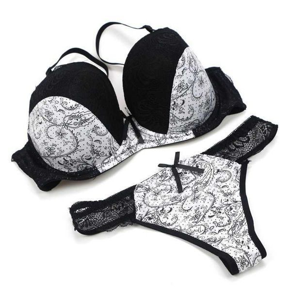 lace summer with steel rim women's bra set beautiful back gathering underwear for women, Red;black
lace summer with steel rim women's bra set beautiful back gathering underwear for women, Red;black