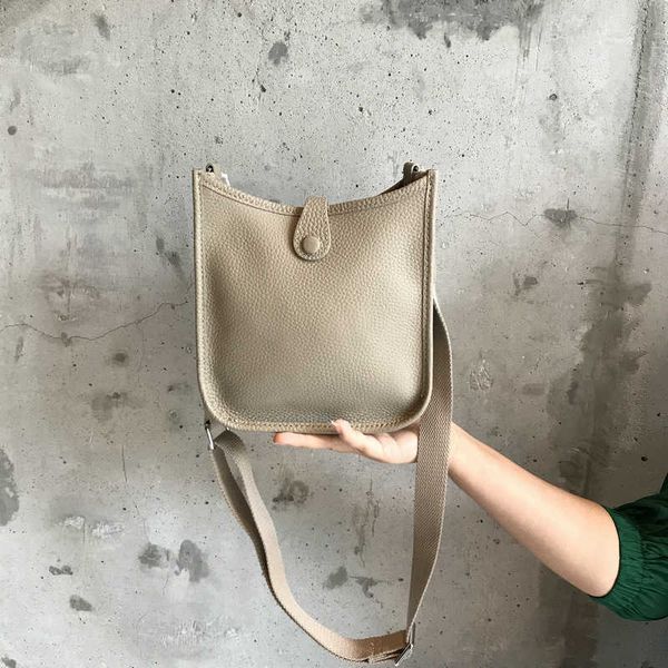 designer bag tote h small 2023 evelyn bags square single shoulder cowhide crossbody mini handheld women's classic color golden brown 17
designer bag tote h small 2023 evelyn bags square single shoulder cowhide crossbody mini handheld women's classic color golden brown 17