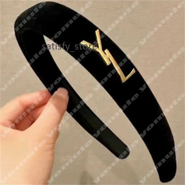 fashion women hair clip designers headbands velours hair ornaments letter bobby pin luxury brand headband girl retro hair hoop, Silver
fashion women hair clip designers headbands velours hair ornaments letter bobby pin luxury brand headband girl retro hair hoop, Silver