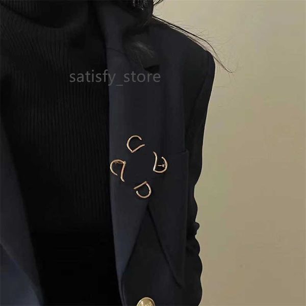 women brooch pin l gold wrapped square gemstone ornaments formal casual occasions simple and generous luxury designer jewelry, Gray
women brooch pin l gold wrapped square gemstone ornaments formal casual occasions simple and generous luxury designer jewelry, Gray
