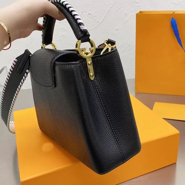 2023 women fashion handbag crossbody bags shoulder tote bag litchee pattern genuine leather braided bicolor strap capucines handbags purse, Black;red
2023 women fashion handbag crossbody bags shoulder tote bag litchee pattern genuine leather braided bicolor strap capucines handbags purse, Black;red