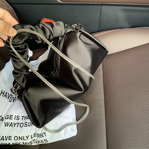 summer new pleated portable black women's bag casual smple large-capacity one-shoulder underarm bags satin chain messenger bag
summer new pleated portable black women's bag casual smple large-capacity one-shoulder underarm bags satin chain messenger bag