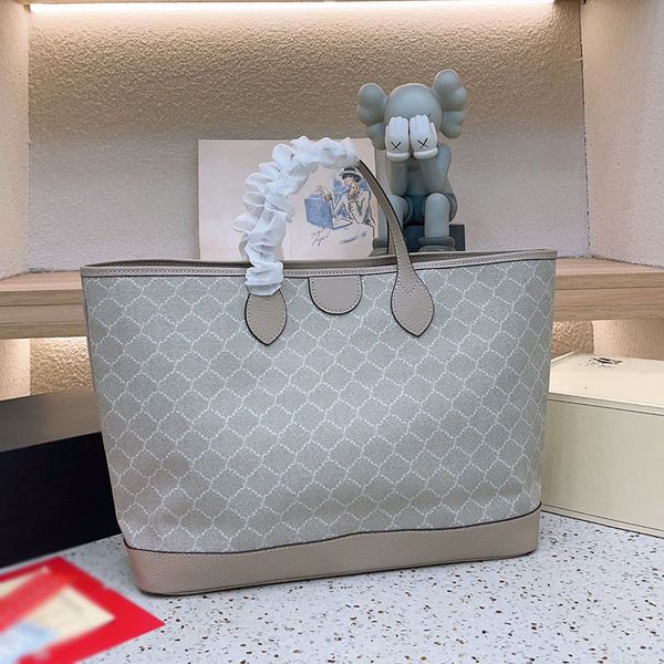 luxury designers clutch large shopping bag tote shoulder bag wallet messenger bag tote bag men leather wallet women duffle bag
luxury designers clutch large shopping bag tote shoulder bag wallet messenger bag tote bag men leather wallet women duffle bag