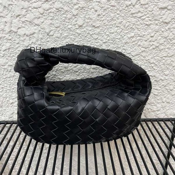 aaaaabotteg uneta jodie mini teen intrecciato nethong same knitting bag new cowhide mini knitting cloud bag female portable knotted knitting
aaaaabotteg uneta jodie mini teen intrecciato nethong same knitting bag new cowhide mini knitting cloud bag female portable knotted knitting