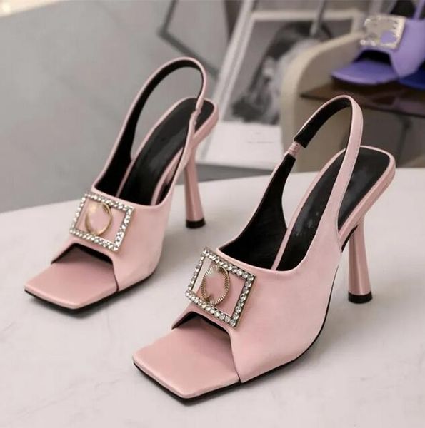 fashion sandals 2023 the latest style comfortable soft men and women flat bottom letter logo summer casual slippers euro 35-42, Black
fashion sandals 2023 the latest style comfortable soft men and women flat bottom letter logo summer casual slippers euro 35-42, Black