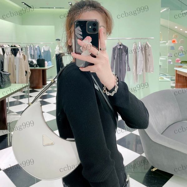 designer womens shoulder bag handbag leather triangle hardware enamel buckle classic black underarm bags casual bag lipstick cosmetics stora
designer womens shoulder bag handbag leather triangle hardware enamel buckle classic black underarm bags casual bag lipstick cosmetics stora