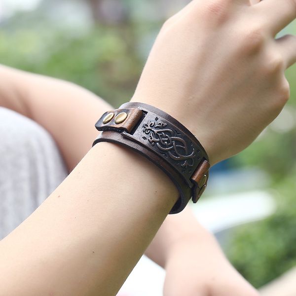 new vintage men's cowhide bracelet genuine leather bracelet bracelet bracelet, Golden;silver
new vintage men's cowhide bracelet genuine leather bracelet bracelet bracelet, Golden;silver