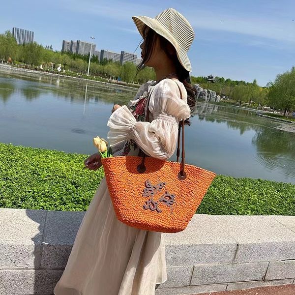 the latest summer fashion straw handbag handmade logo vegetable basket beach bag western style all-in-one shoulder bag
the latest summer fashion straw handbag handmade logo vegetable basket beach bag western style all-in-one shoulder bag