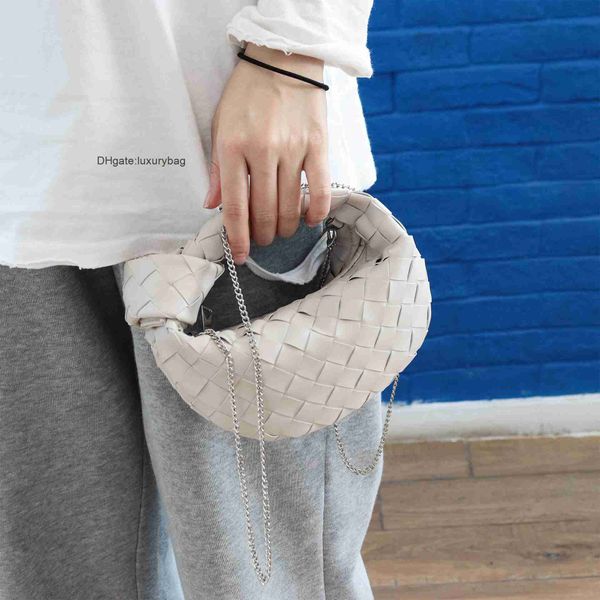 aaaaabotteg uneta jodie mini teen intrecciato new french woven bag knotted oxhorn bag mini exquisite small casual versatile small cloud bag
aaaaabotteg uneta jodie mini teen intrecciato new french woven bag knotted oxhorn bag mini exquisite small casual versatile small cloud bag
