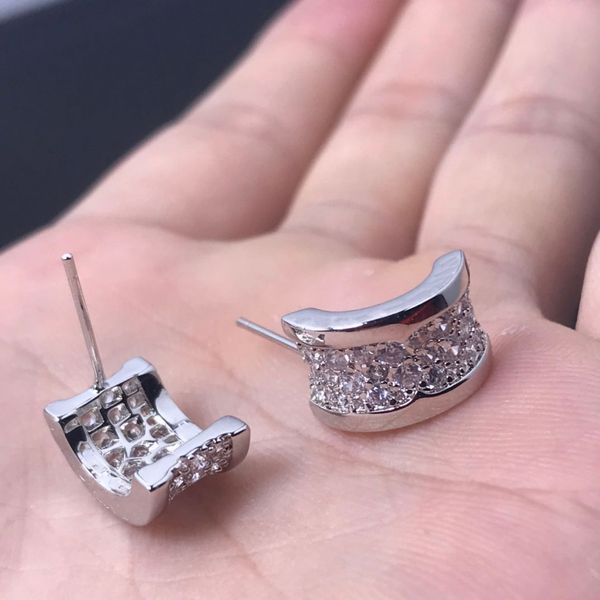 designer simple atmosphere earrings elegant and fashionable full diamond round earrings silver rose gold plated fine geometric earrings with, Golden;silver
designer simple atmosphere earrings elegant and fashionable full diamond round earrings silver rose gold plated fine geometric earrings with, Golden;silver