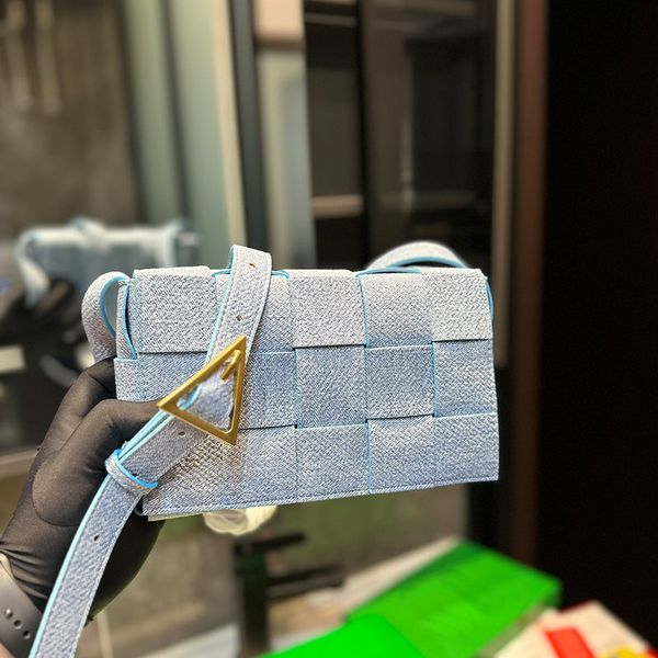 weave crossbody messenger bag women handbags purse inside zipper pocket fahsion letters cowboy flap shoulder bags magnetic button 23cm
weave crossbody messenger bag women handbags purse inside zipper pocket fahsion letters cowboy flap shoulder bags magnetic button 23cm