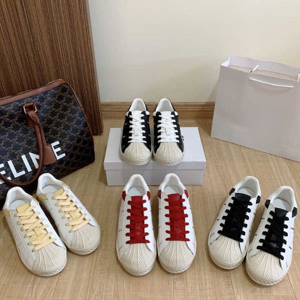 shell toe shoes women's new casual all-match color matching leather lace-up small white shoes round toe couple's sneakers
shell toe shoes women's new casual all-match color matching leather lace-up small white shoes round toe couple's sneakers