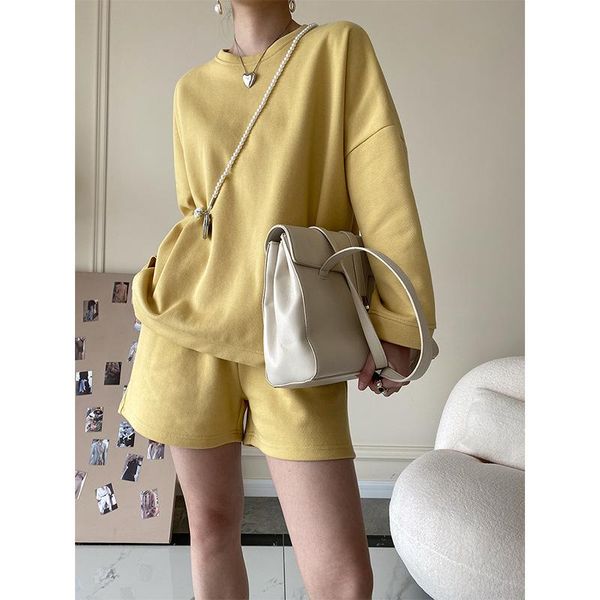 dress 2023 spring and autumn new longsleeved fashion sweater women's casual sports loose wideleg shorts twopiece suit trend, White
dress 2023 spring and autumn new longsleeved fashion sweater women's casual sports loose wideleg shorts twopiece suit trend, White
