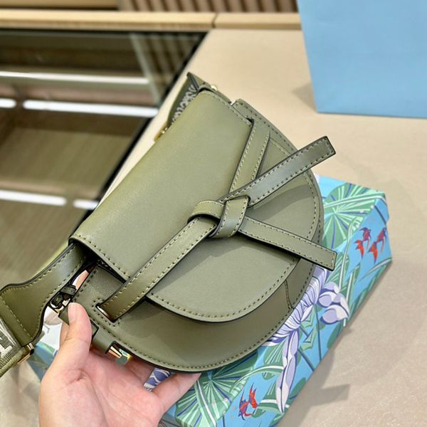 designer saddles bag women's shoulder handbag genuine leather crossbody handbags women purse flap messenger bags luxurys totes wallet c
designer saddles bag women's shoulder handbag genuine leather crossbody handbags women purse flap messenger bags luxurys totes wallet c