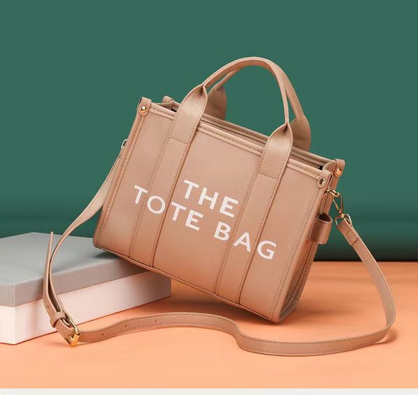 luxurys designers shoulder bags evening bag cross body leather famous men women designer handbags fashion tote bag
luxurys designers shoulder bags evening bag cross body leather famous men women designer handbags fashion tote bag