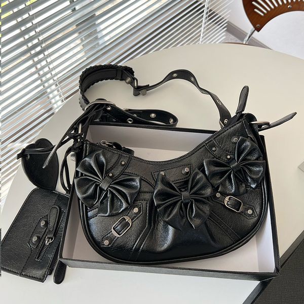 motorcycle bag half moon handbag women crossbody bags clutch handbags genuine leather heart shaped mirror zipper wallet fashion letter
motorcycle bag half moon handbag women crossbody bags clutch handbags genuine leather heart shaped mirror zipper wallet fashion letter