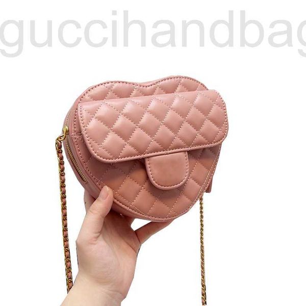2022 classic mini heart style quilted vanity bags ghw chain crossbody shoulder purse cosmetic case outdoor sacoche pink white black designer
2022 classic mini heart style quilted vanity bags ghw chain crossbody shoulder purse cosmetic case outdoor sacoche pink white black designer