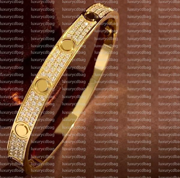18k gold plated bangle classic fashion love screw bracelet diamond for women&girl wedding mother' day jewelry women gifts -a, Black
18k gold plated bangle classic fashion love screw bracelet diamond for women&girl wedding mother' day jewelry women gifts -a, Black