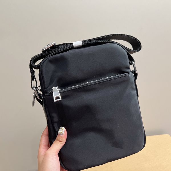 crossbody r travel shoulder bag sports cross body nylon high-quality shoulder bags fashion classic handbag wholesale
crossbody r travel shoulder bag sports cross body nylon high-quality shoulder bags fashion classic handbag wholesale