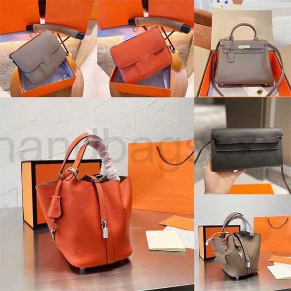 r handbag shoulder bag handbag ladies classic fashion satchel elegant temperament backpack retro celebrity purse crossbody
r handbag shoulder bag handbag ladies classic fashion satchel elegant temperament backpack retro celebrity purse crossbody