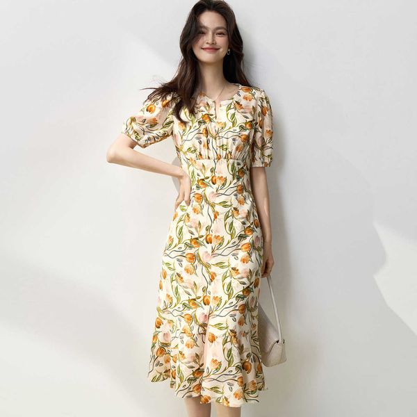 23 summer new tulip printed short sleeve dress with high grade fishtail hem waist wrapped slim long dress, White;black
23 summer new tulip printed short sleeve dress with high grade fishtail hem waist wrapped slim long dress, White;black