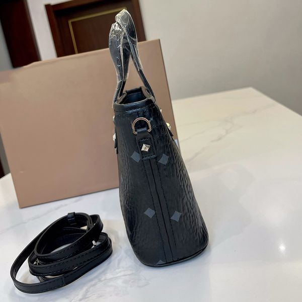 luxury handbag women crossbody bag designer woman embossing leather tote fashion luxurys purse detachable shoulder strap pouch
luxury handbag women crossbody bag designer woman embossing leather tote fashion luxurys purse detachable shoulder strap pouch