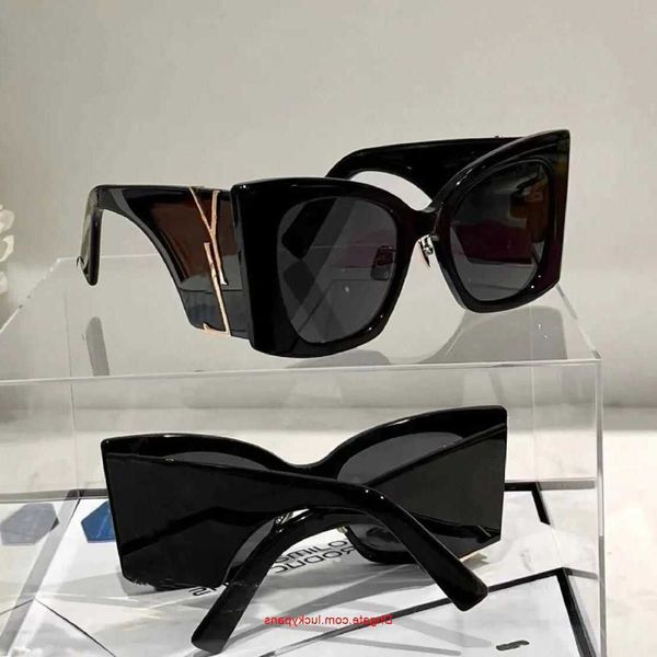 luxury cateyes sunglasses designer sunglasses for women glasses uv protection fashion sunglass letter casual eyeglasses zd1x, White;black
luxury cateyes sunglasses designer sunglasses for women glasses uv protection fashion sunglass letter casual eyeglasses zd1x, White;black