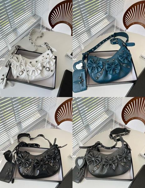 5a quality 2023 women lady le cagole motorcycle shoulder bags luxury floral decoration designers genuine leather crossbody clutch wallet pur
5a quality 2023 women lady le cagole motorcycle shoulder bags luxury floral decoration designers genuine leather crossbody clutch wallet pur