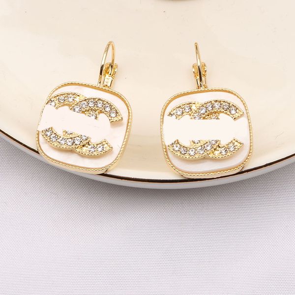 18k gold plated designer brand earrings double letter stud earring for women fashion square-shape elegant earring wedding party jewerlry, Golden;silver
18k gold plated designer brand earrings double letter stud earring for women fashion square-shape elegant earring wedding party jewerlry, Golden;silver