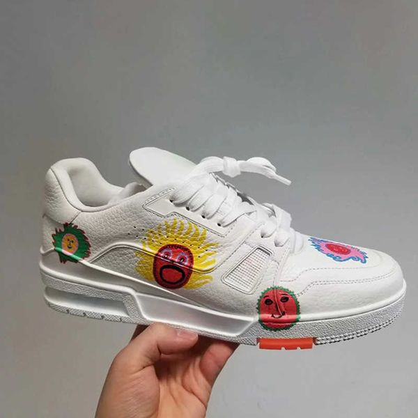 colorful casual graffiti sneakers retro breathable sport shoes ladies luxury brand design tenis feminino round toe zapatillas
colorful casual graffiti sneakers retro breathable sport shoes ladies luxury brand design tenis feminino round toe zapatillas