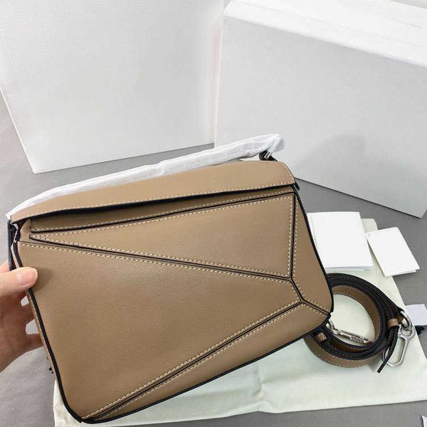 bag 24cm2023 geometry autumn winter new puzzle cowhide splicing pillow single shoulder diagonal span
bag 24cm2023 geometry autumn winter new puzzle cowhide splicing pillow single shoulder diagonal span