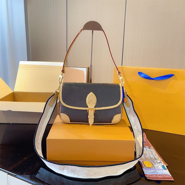 evening bags baguette croissant wholesale handbags for women leather messenger bag lady fashion satchel shoulder bag woman presbyopic packag
evening bags baguette croissant wholesale handbags for women leather messenger bag lady fashion satchel shoulder bag woman presbyopic packag