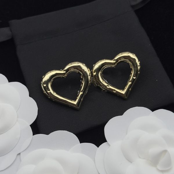 designer classic gold peach heart ear studs dot letter original women's ear studs party gift, Golden;silver
designer classic gold peach heart ear studs dot letter original women's ear studs party gift, Golden;silver