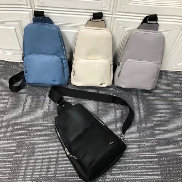 luxurys designer avenue shoulder bags hight quality men double zipper crossbody bag fashion wallets genuine leather sporty travel outdoor pa
luxurys designer avenue shoulder bags hight quality men double zipper crossbody bag fashion wallets genuine leather sporty travel outdoor pa