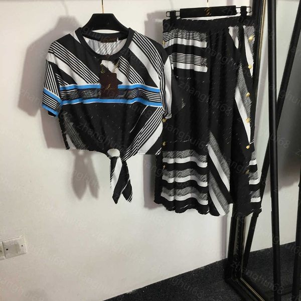 23ss womens designer clothing skirt set presbytery logo striped print tie waist short sleeve t-shirt side slit high waist skirt sets womens, White
23ss womens designer clothing skirt set presbytery logo striped print tie waist short sleeve t-shirt side slit high waist skirt sets womens, White