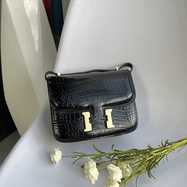 designer h home bag kangkang crocodile 2023 new leather women's tofu advanced feeling small square single shoulder messenger u7b6
designer h home bag kangkang crocodile 2023 new leather women's tofu advanced feeling small square single shoulder messenger u7b6