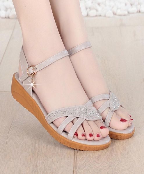 luxuries foam runner slipper designer sandal summer sandals fashion women beach indoor flat flip slippers g011839682
luxuries foam runner slipper designer sandal summer sandals fashion women beach indoor flat flip slippers g011839682