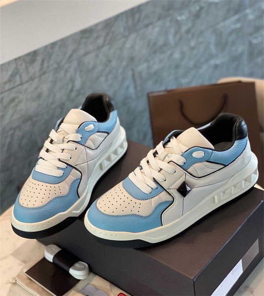 spring and autumn new luxury men's shoes flat bottom casual sneakers women's skateboarding shoes small white shoes platform
spring and autumn new luxury men's shoes flat bottom casual sneakers women's skateboarding shoes small white shoes platform